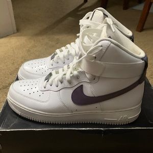 Air Force 1 hi top 07 LV8 size 8 good condition!